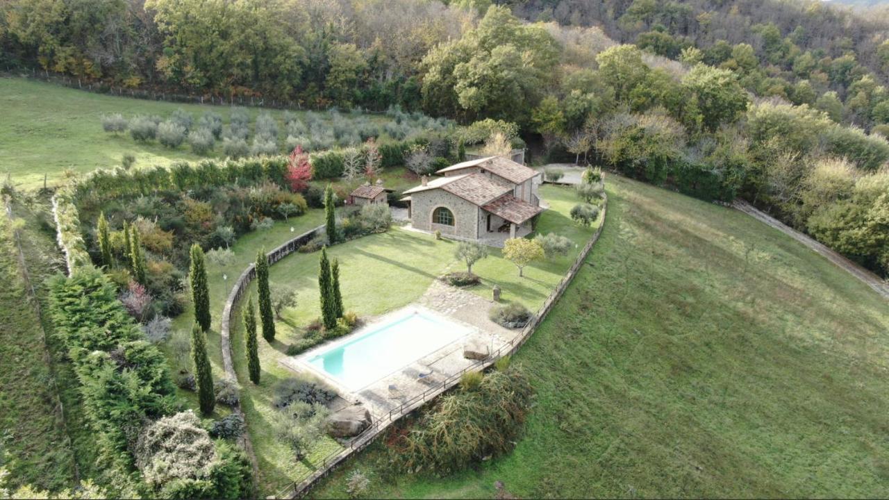 Villa Elisa, villa with private pool near Reschio Castle Lugnano Esterno foto
