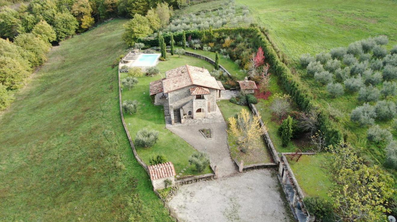 Villa Elisa, villa with private pool near Reschio Castle Lugnano Esterno foto
